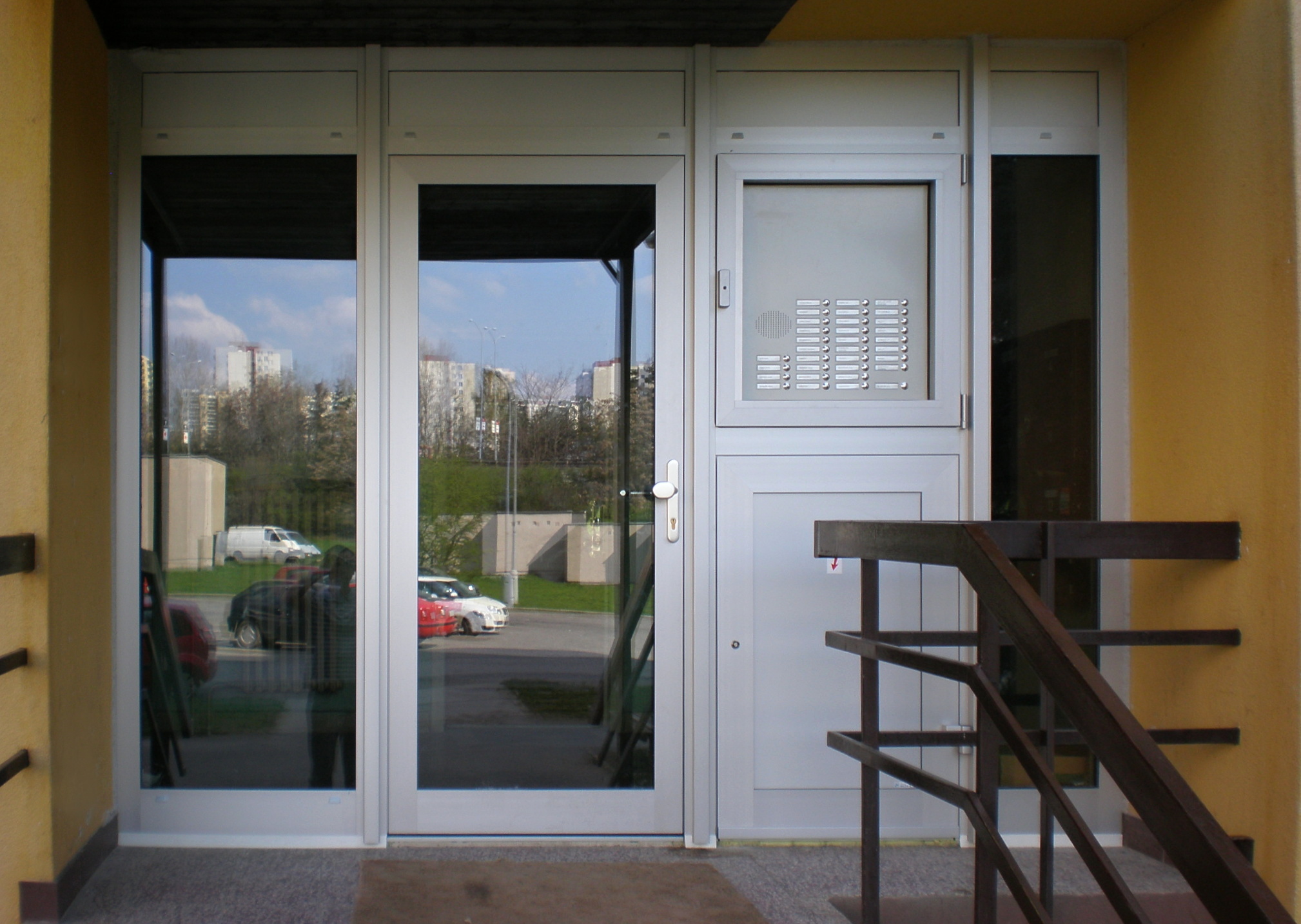 Vchodové dveře hliníkové